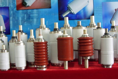 如何判斷真空斷路器中的真空滅弧室需要更換？