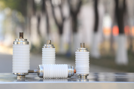 真空開關管接觸點選什么材質好？一般為銅合金！