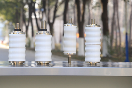 真空開關(guān)管結(jié)構(gòu)及工藝有怎樣的特點(diǎn)和優(yōu)勢(shì)？